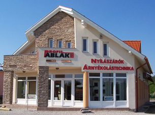 Profilablak nyílászáró bemutatóterem Gyenesdiás
